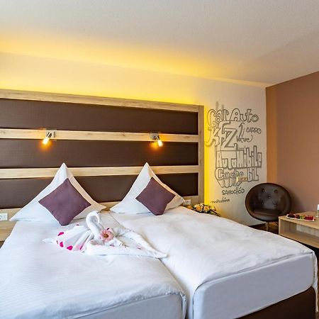 Michel Hotel Frankfurt Airport Rüsselsheim Екстериор снимка