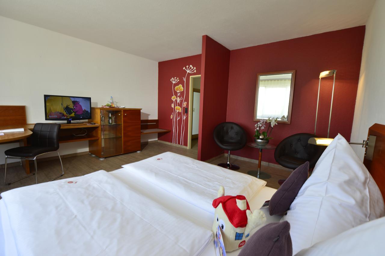 Michel Hotel Frankfurt Airport Rüsselsheim Екстериор снимка