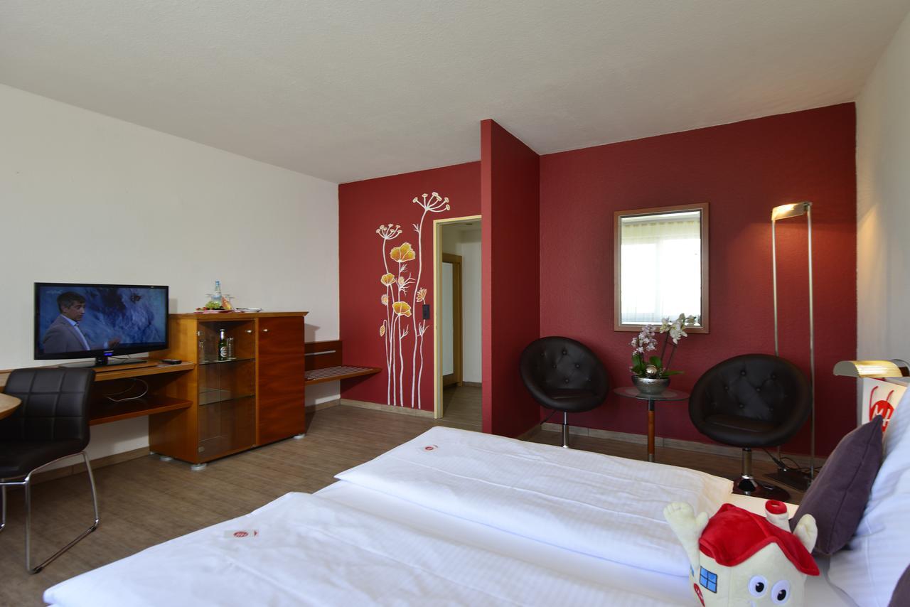 Michel Hotel Frankfurt Airport Rüsselsheim Екстериор снимка