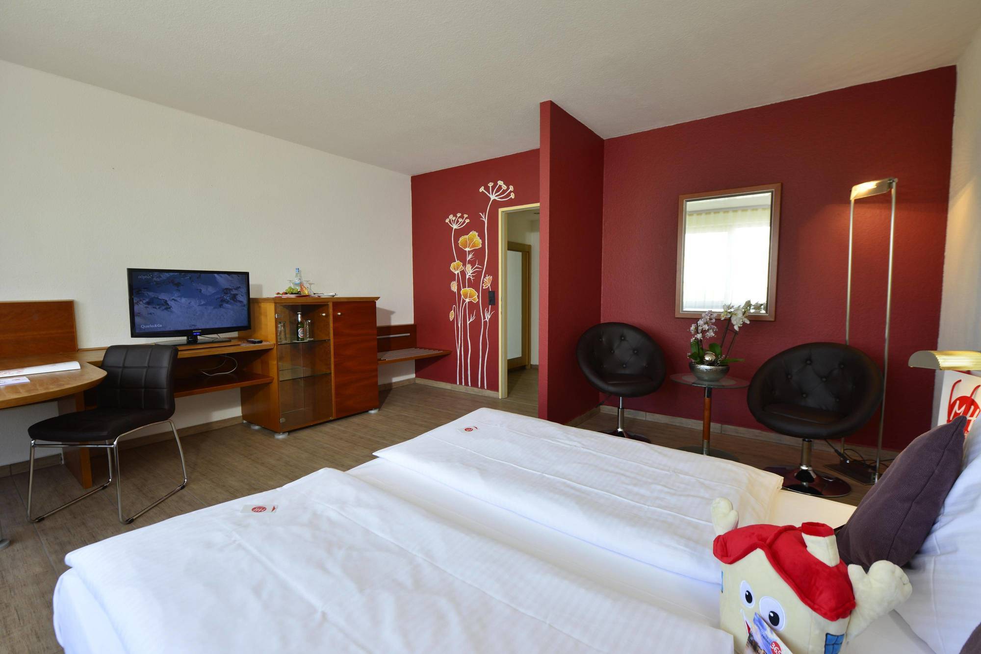 Michel Hotel Frankfurt Airport Rüsselsheim Екстериор снимка