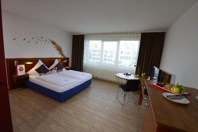 Michel Hotel Frankfurt Airport Rüsselsheim Екстериор снимка